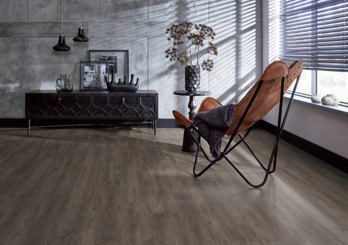 A chair in a room AI-generated content may be incorrect.